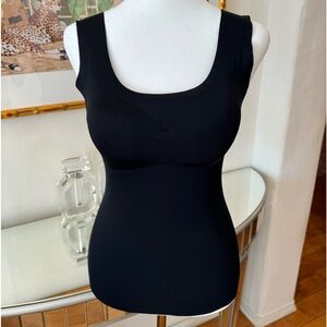 BLACK TRETCH TANK TOP WITH BUILT IN BRA. Never worn. Size Small